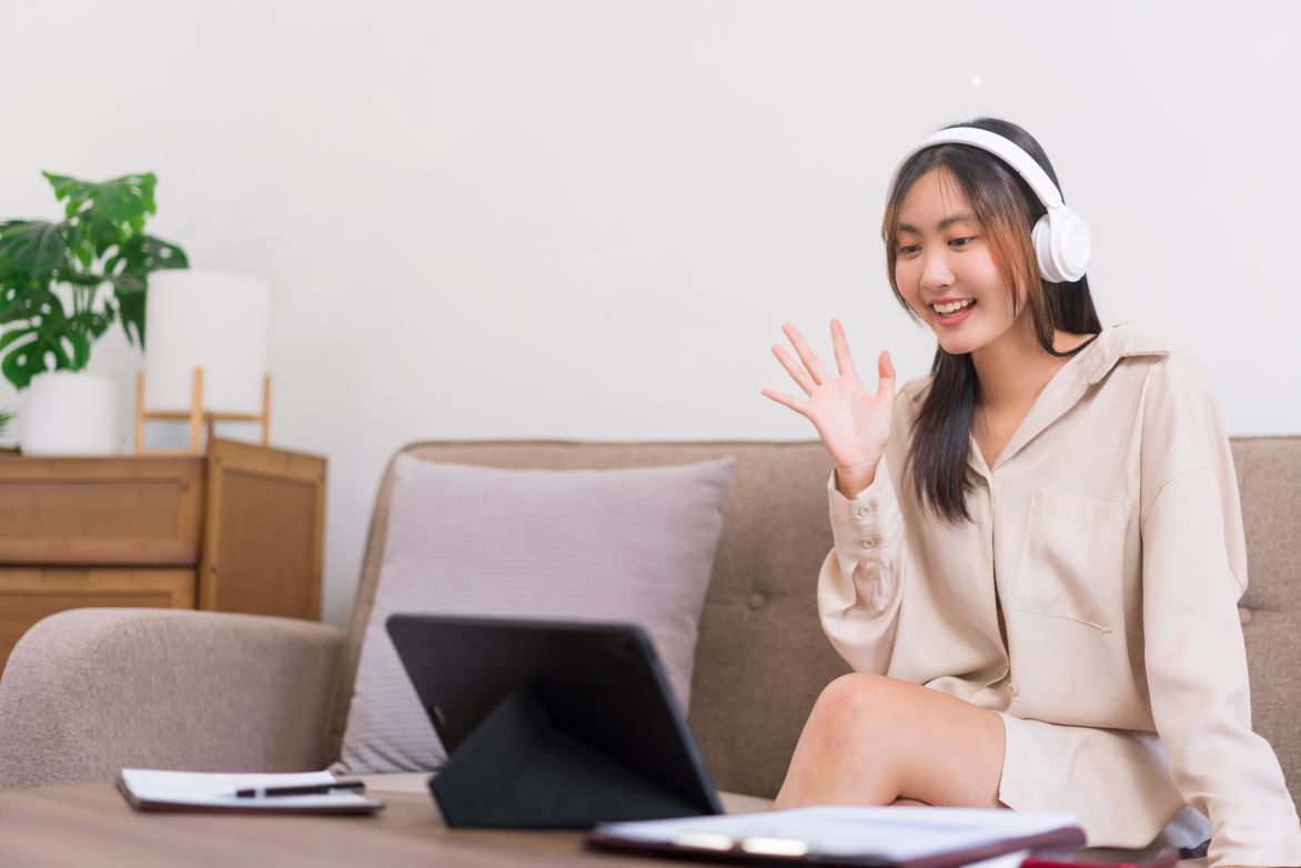 Rekomendasi Headphone untuk Zoom Meeting